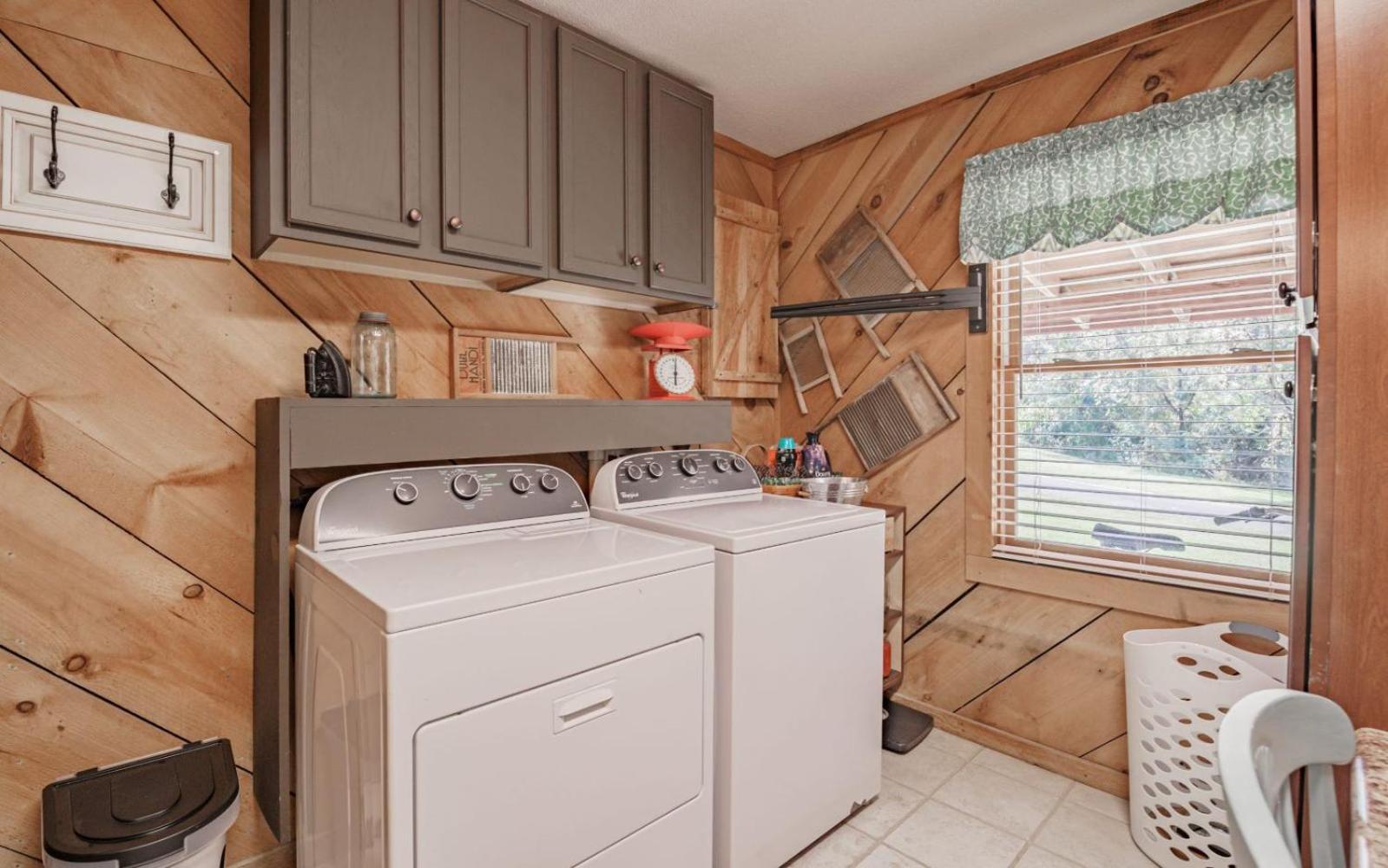 Wooded Bliss Hot Tub Single Level Cabin With No Steps Rocking Chairs And Wooded Views Pigeon Forge Exterior photo