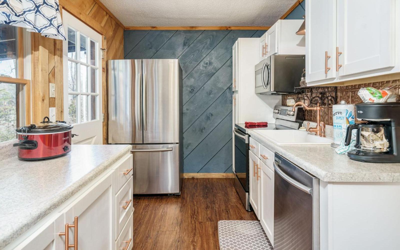 Wooded Bliss Hot Tub Single Level Cabin With No Steps Rocking Chairs And Wooded Views Pigeon Forge Exterior photo